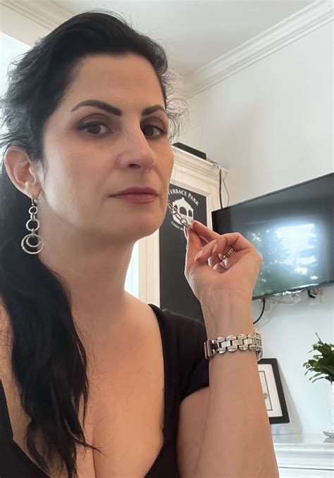 Anita S Martin
