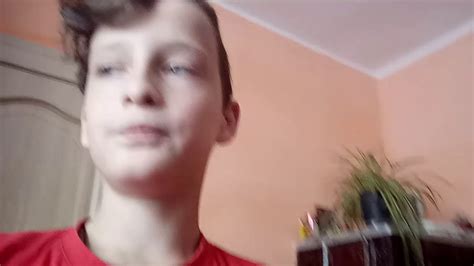 БРАТ НЕ ДАЄ ЗНІМАТМ ВІДЕО - YouTube