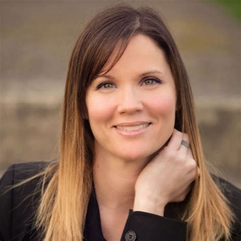 leslie davis linkedin