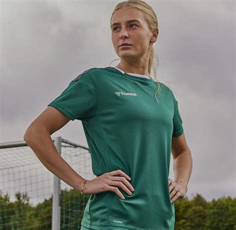 hummel® sport | Shop sportstøj, sko og accessories fra hummel® her