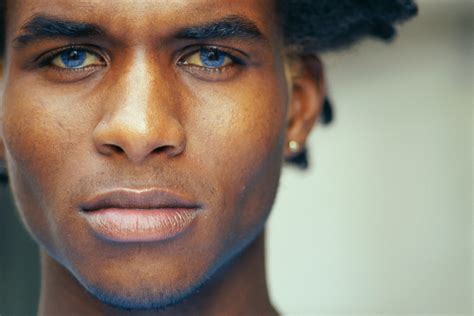 personne noire    double  prejudice   black