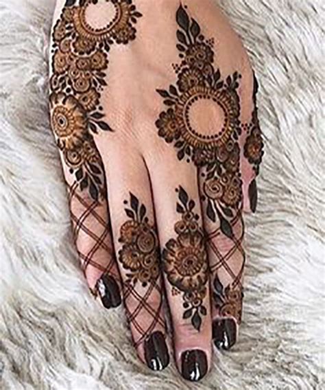 Eid Elegance: Festive Mehendi Designs to Celebrate - TailoringinHindi