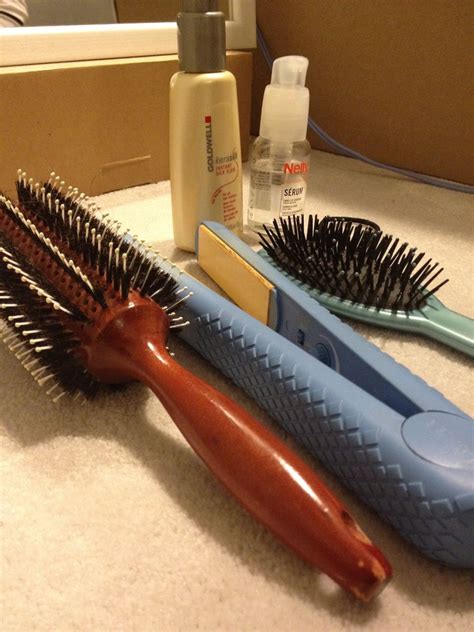 how to use a straightening iron to curl hair