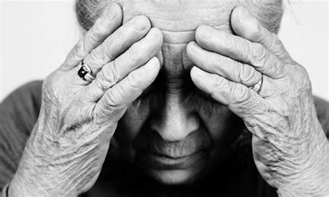 Старческая деменция: симптомы, стадии, лечение и причины развития ...