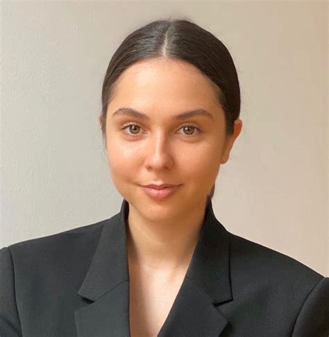 Anastasia Oflidi - Professional Online Therapist | Tokitus