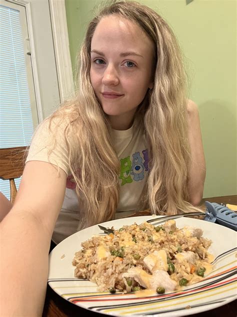 I made you dinner again ;) : r/YourEverydayHouseWife