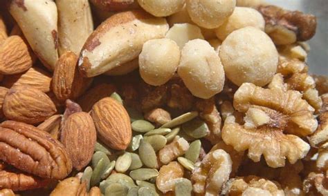 13 Keto-friendly Nuts and Seeds | Essential Keto