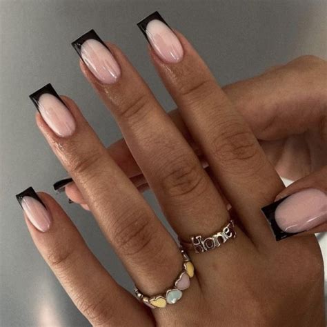 50 Classy Black Nails for Dark and Mysterious Manicure - Your Classy Look