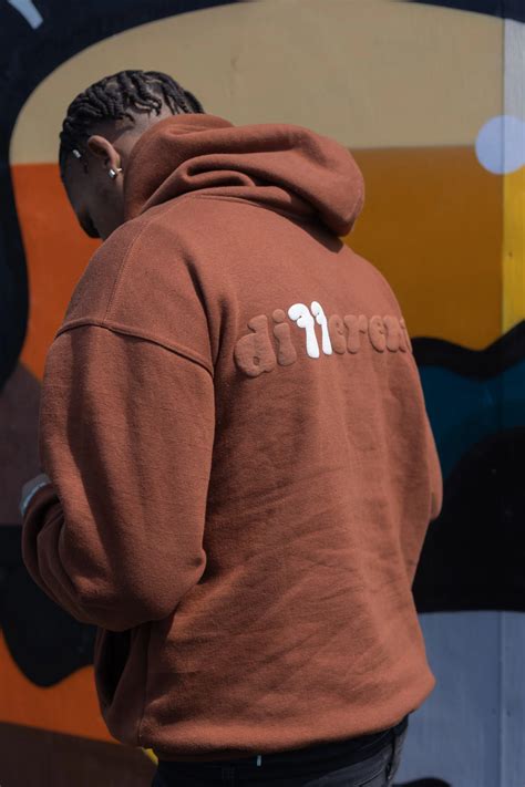 Critics are divided on the recent Alice x Oliver release