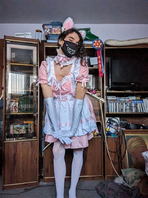 Hai hai, Master~ What are my chores for today? : r/femboy