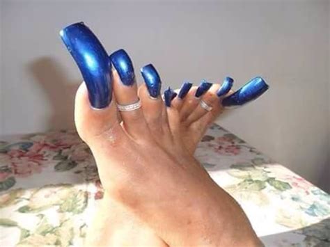 Uñas De Los Pies Largas