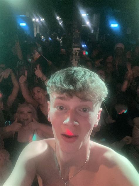 lovejoy tour updates on Twitter: "opening band took photos on my phone"