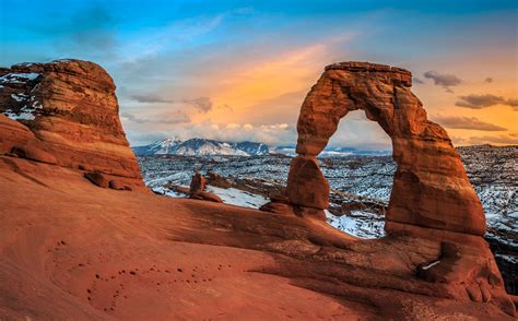 Industry experts explain the factors in a car shipping quote today 2