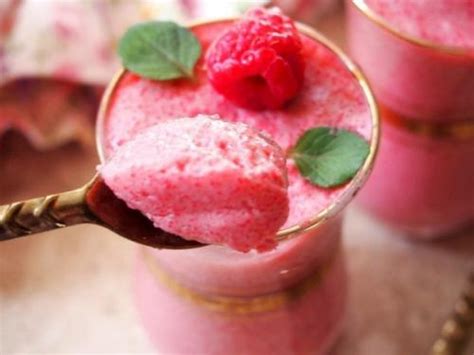 Полезный десерт - малиновый мусс из манки. | Школа красоты