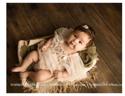 Traci Shupert Photography & Design - What kid doesn't love being held