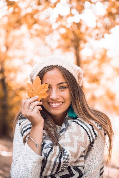 stunning smile autumn images    freepik