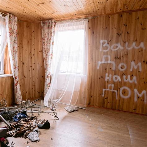 «Настінні докази». Відмітки російських військових про їхні злочини ...