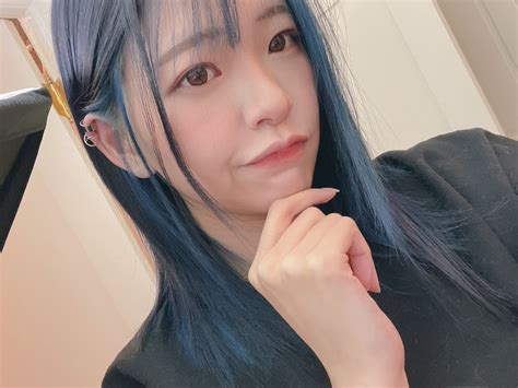 Miyoung on Twitter: "I’m black and blue now 😋💙 https://t.co/AFWr7odU6G…