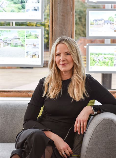 Romsey - Henshaw Fox