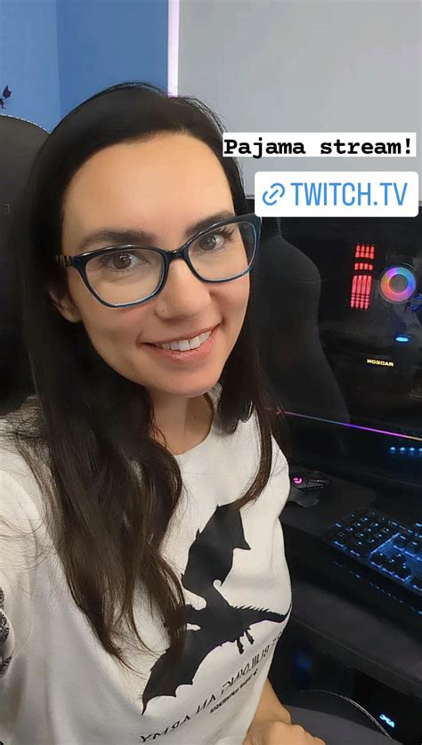 Trisha Hershberger sunday stream selfie : r/trishahershberger