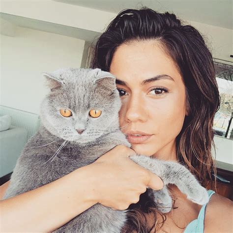 Demet Özdemir on Instagram: “🧿” | Erkenci kuş, Celebrities social media ...
