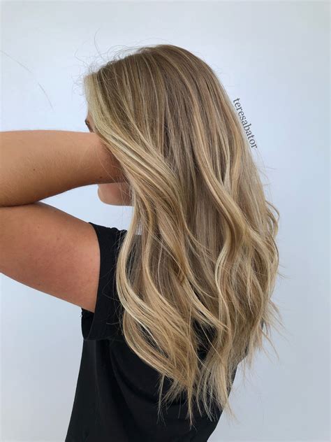 25 Mid-Length Blonde Hairstyles To Show Your Stylist Pronto | Blonde