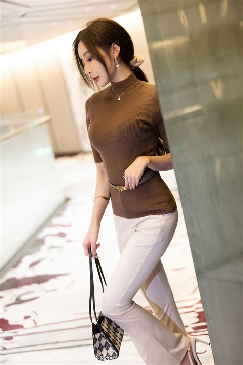 [XiuRen秀人网] No.5978 Wang Xinyao yanni 패션 아름다운 각선미 - V2PH