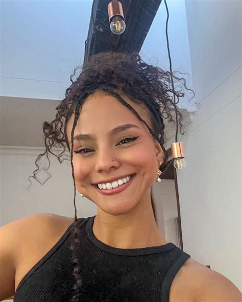 Happy Sunday! Smile : r/asiangirlsforwhitemen