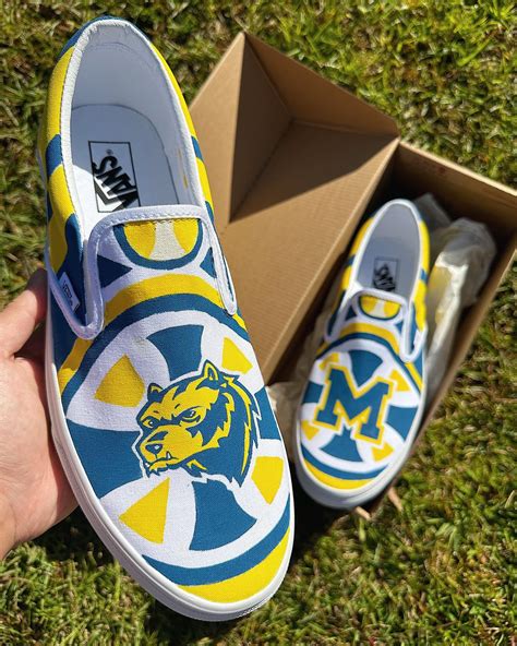 MELANIE MOORE ART (@melanieartmoore) • Instagram photos and videos