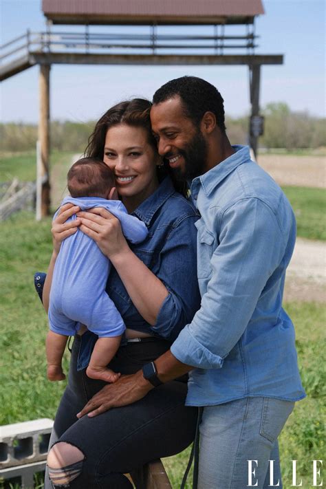 Ashley Graham Goes Naked For ELLE Magazine Breastfeeding Photo