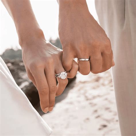 15 Unique & Simple Minimalist Engagement Rings of 2024