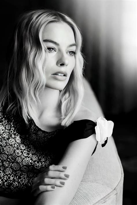 Margot Robbie | Scrolller