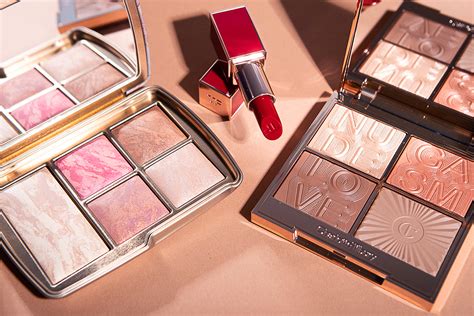 Палетка для лица Hourglass и отличная бюджетная тушь: отзывы | Beauty ...