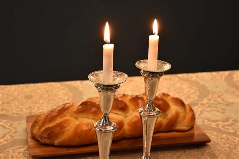 Lighting Shabbat Candles On Yom Kippur | Shelly Lighting