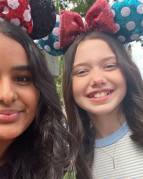 Violet and fan | Violet, Girl inspiration, Girl