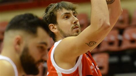 il cestista samuel dilas  fin  vita   anni colpito da una