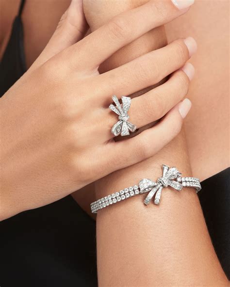 Diamond Gifts: Giving Diamond Jewelry as Gifts During the Pandemic