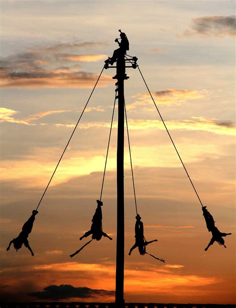 En Qué Consisten Los Voladores De Papantla 1