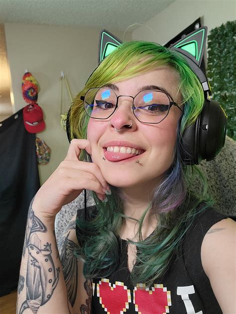 TW Pornstars - 1 pic. Lyssy. Twitter. im live come play marbles and win