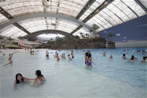 The Most Popular Water Parks in Japan