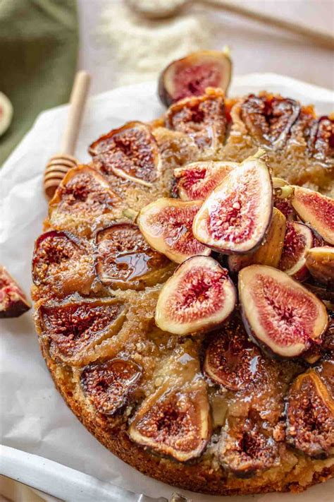 Upside-Down Almond Fig Cake – The Cozy Plum