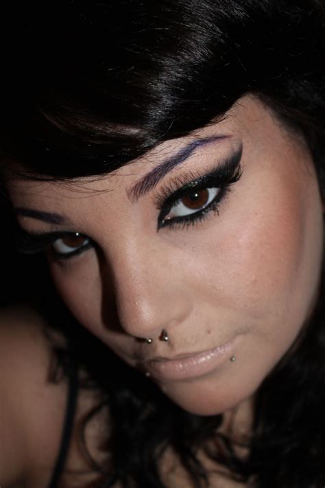 Brunette Alternative girl : r/Faces