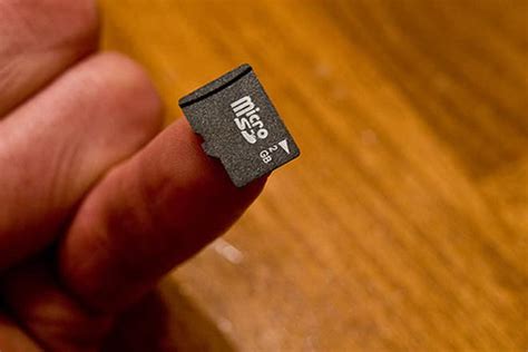 MicroSD vs SD Card - Difference and Comparison | Diffen
