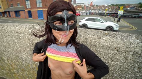 Facial in public Porn Pic - EPORNER