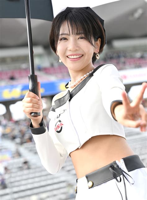 Super Cars and Enchanting Performance…Beautiful Photos of the