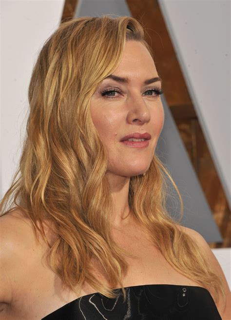 Kate Winslet - Kate Winslet Biography - Childhood, Life Achievements