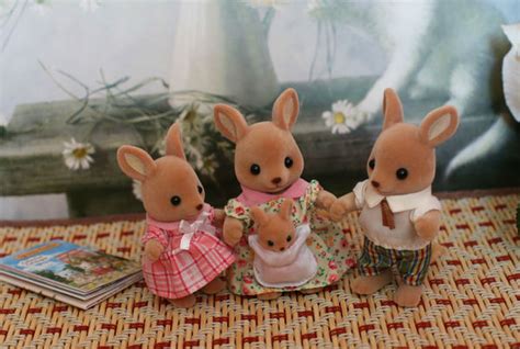 Sylvanian Families семья кенгуру - обзор. С малышом в кармашке у мамы!