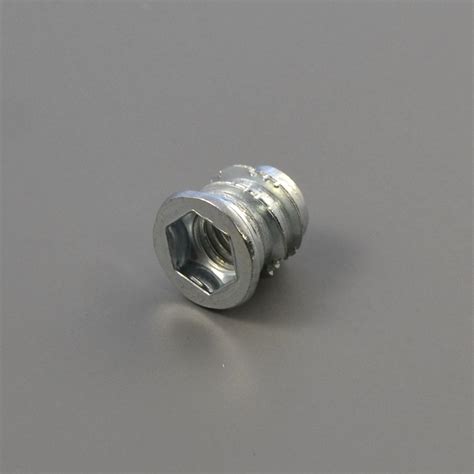 Мебельная футорка М8 ∅12.5х13 мм
