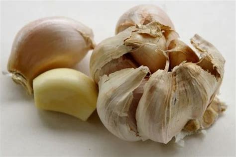 Fresh Garlic Clove at best price in Chennai by Quality Exports | ID: 4925887655