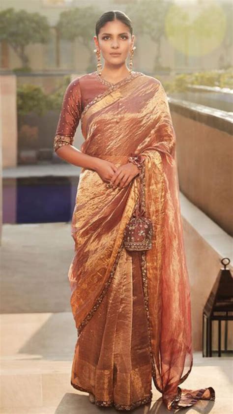 trendy tissue saree blouse designs      front